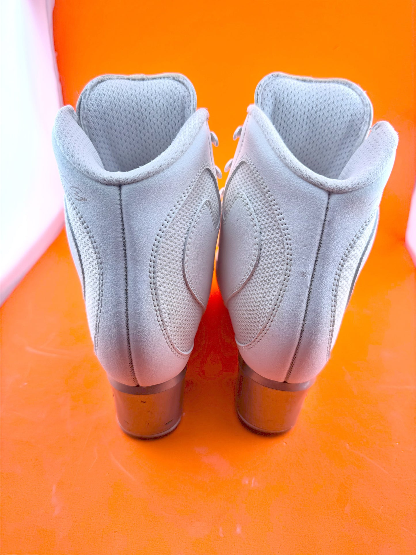 Edea Ice Fly 235 B boots only