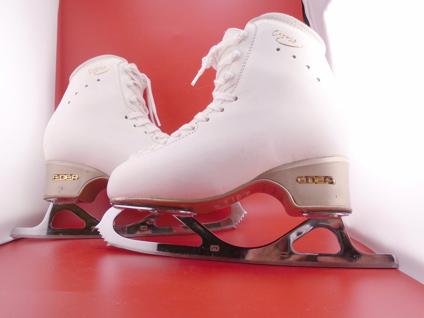 Edea Chorus 240 B and Wilson ACE Lite $30 extra | edea-chorus-240-b-and-wilson-ace-lite | Quality Gently Used Figure Skates
