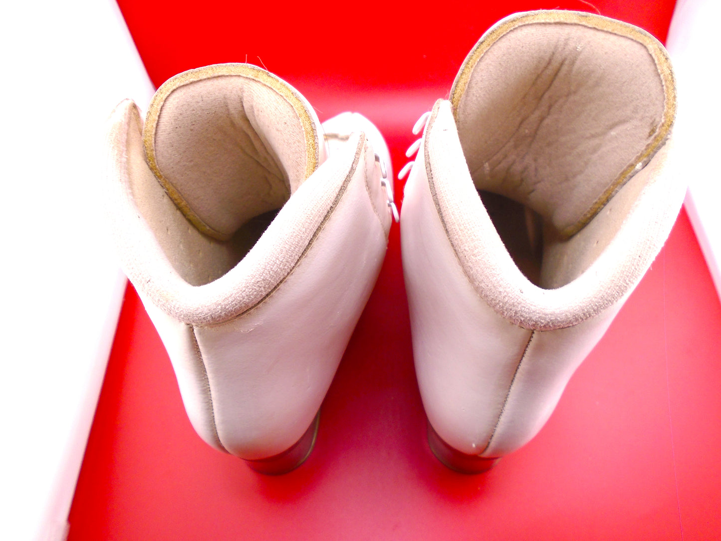 Very Gently Used Figure Skates Edea Chorus 245 C | very-gently-used-figure-skates-edea-chorus-245-c | Quality Gently Used Figure Skates
