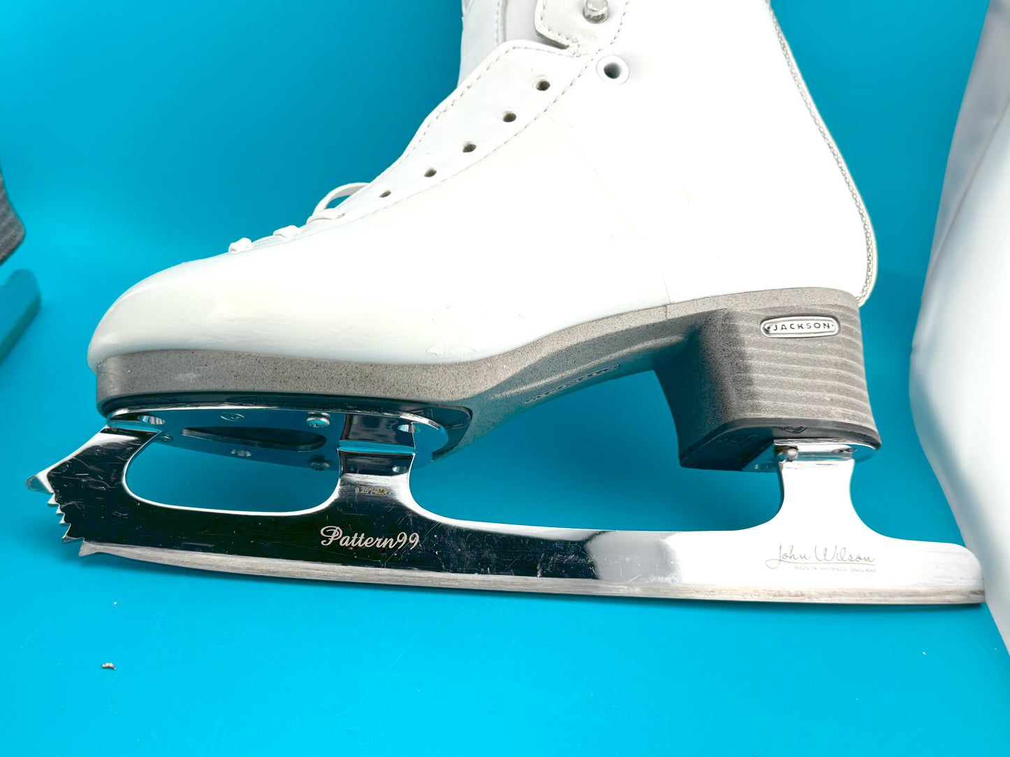 Jackson Debut 5.5 W and Pattern 99
