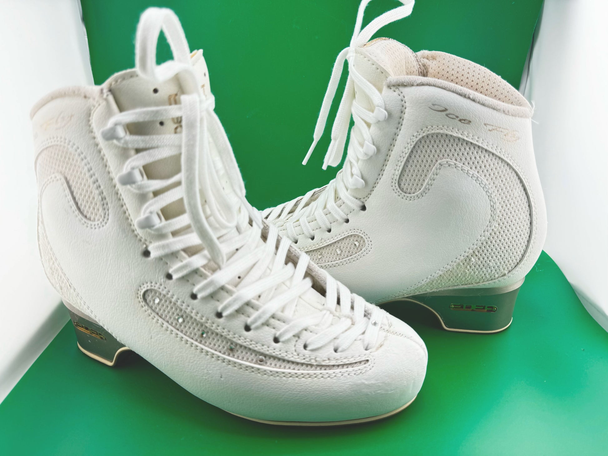 Gently Used Figure Skates Edea Ice Fly 250 B | gently-used-edea-ice-fly-250-b | Quality Gently Used Figure Skates