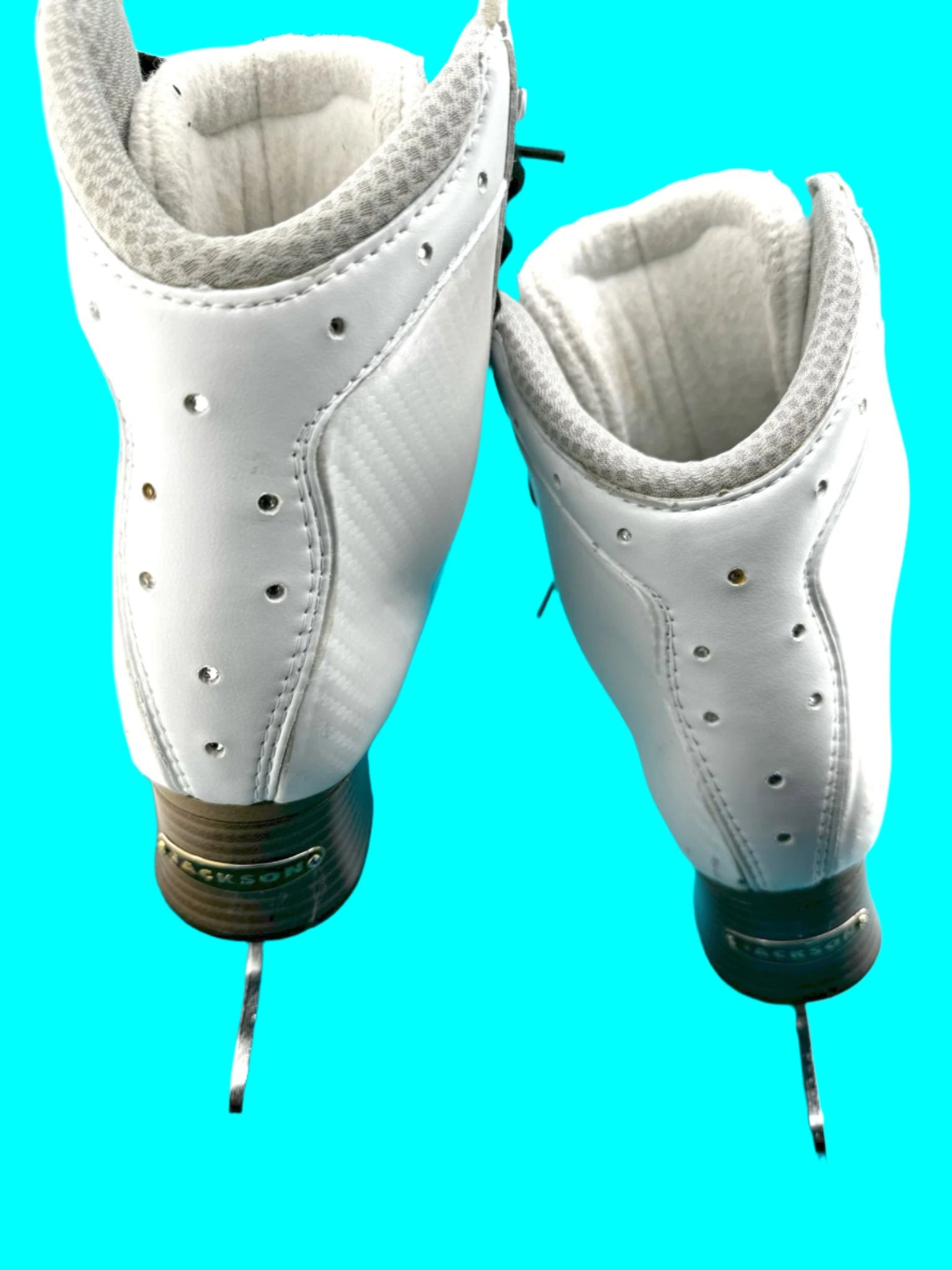 Gently Used Figure Skates Jackson Synergy Elite DJ6060 8.5 W Pattern 99 Edea 260 | jackson-synergy-elite-dj6060-8-5-w-pattern-99-edea-260 | Quality Gently Used Figure Skates