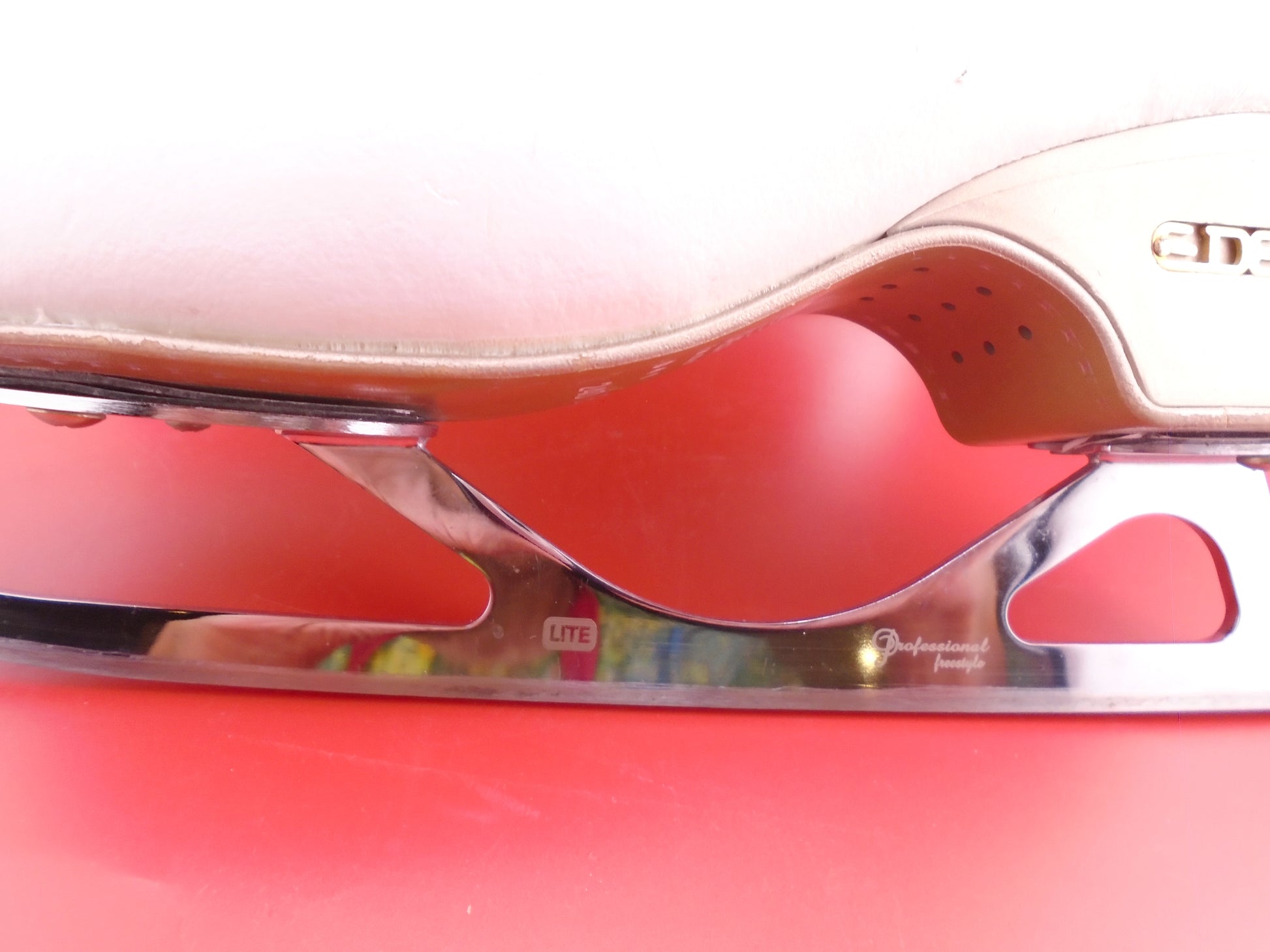 Edea Chorus 240 B and Wilson ACE Lite $30 extra | edea-chorus-240-b-and-wilson-ace-lite | Quality Gently Used Figure Skates