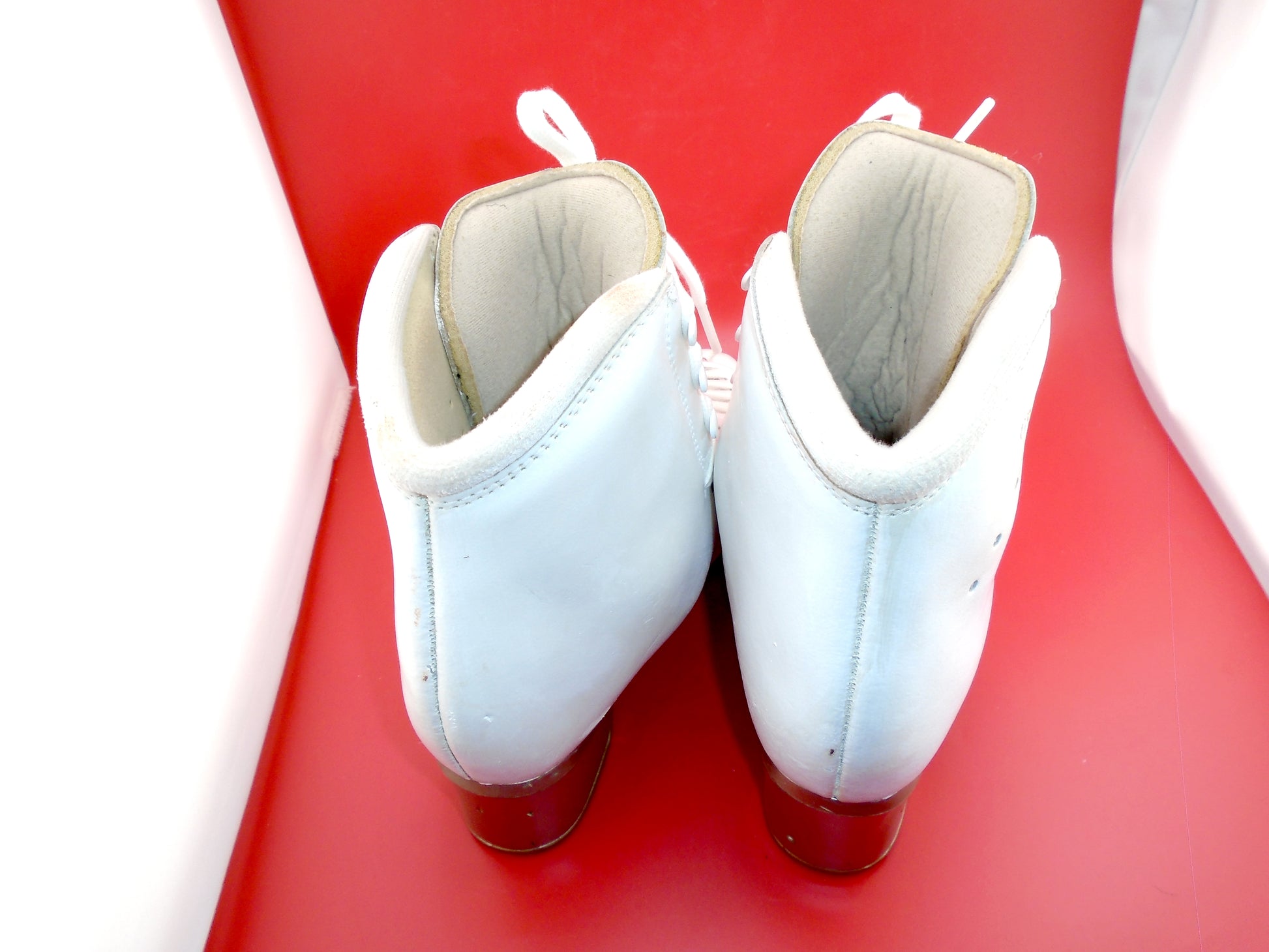 Edea Chorus Size 235 C Boots $30 extra | edea-chorus-size-235-c-boots | Quality Gently Used Figure Skates