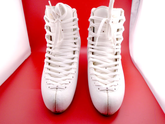 Edea Chorus Size 235 C Boots $30 extra | edea-chorus-size-235-c-boots | Quality Gently Used Figure Skates