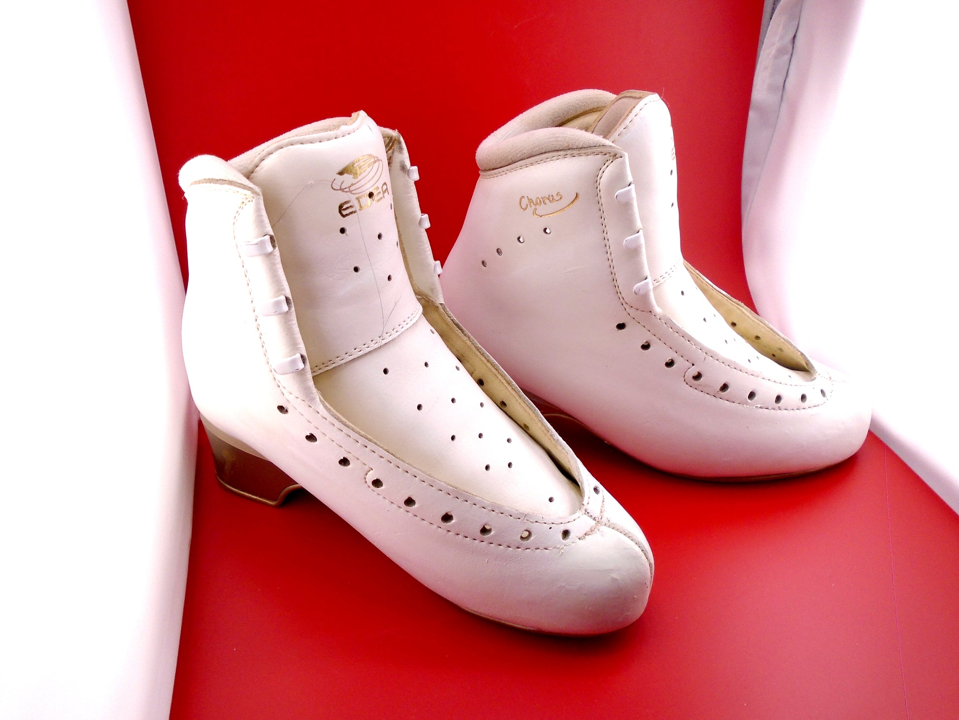 Very Gently Used Figure Skates Edea Chorus 245 C | very-gently-used-figure-skates-edea-chorus-245-c | Quality Gently Used Figure Skates